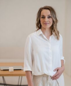 https://psychosomatickapece.cz/wp-content/uploads/2026/01/foto_Vitalka-Tiefenbachova-scaled-e1768065817878.jpg